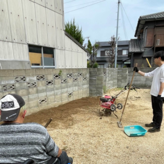 新たな挑戦！利用者さんと共に畑作りを始めました。